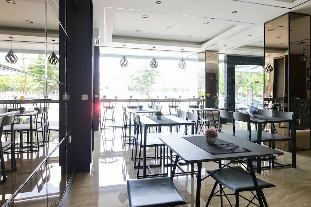 Food & Beverage