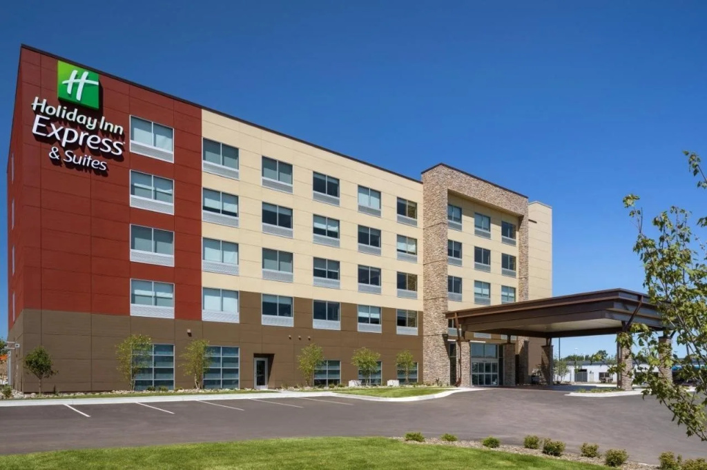 Holiday Inn Express & Suites Gaylord by IHG