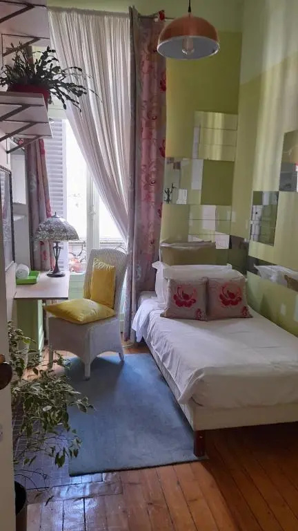 Economy room