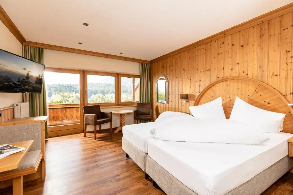 Standard Double room with balcony (full double bed)