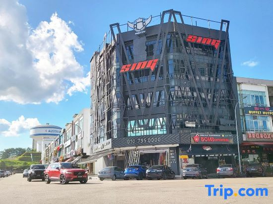 [Walking right opposite Mt Austin] 3 Rooms, 6 Pax.