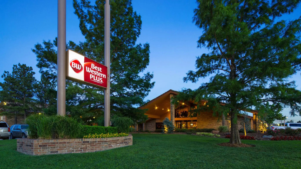 Best Western Plus Saddleback Inn & Conference Center - Chambres