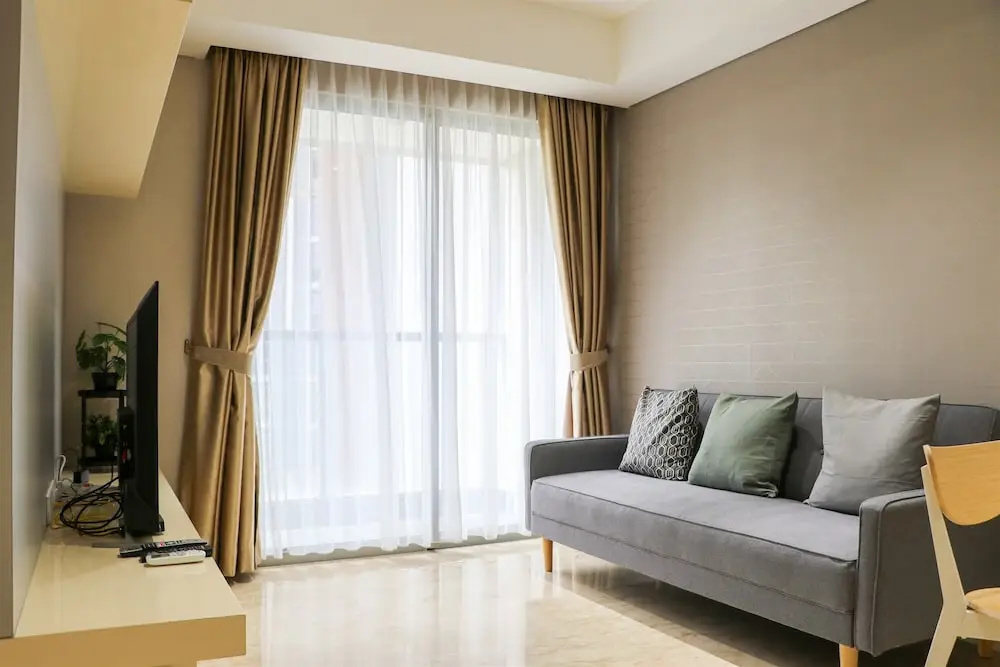 Modern Look And Comfortable 1Br Gold Coast Apartment Pik