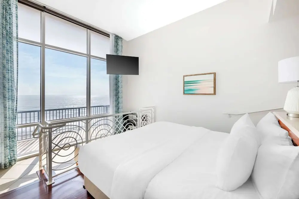 1 Bedroom Premier Suite with balcony and with ocean view