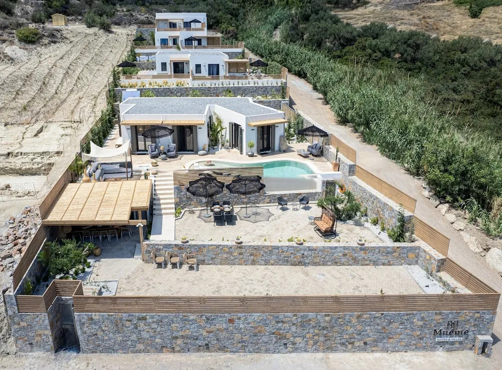 Mneme Suites & Villas