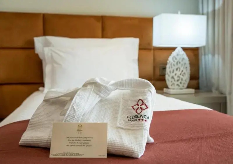 Standard Double room with balcony (full double bed)