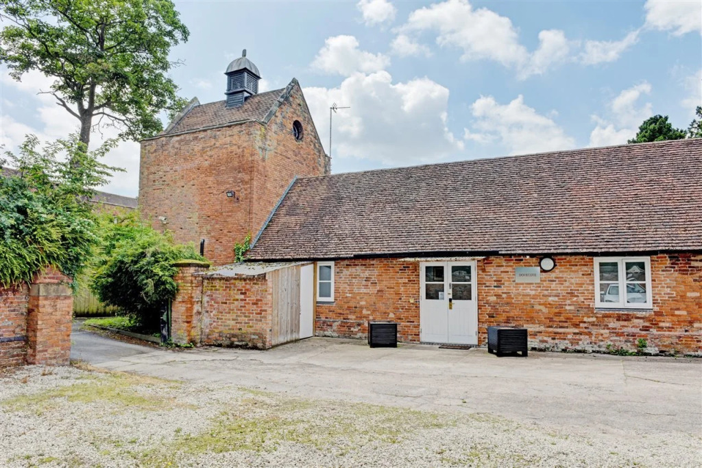 Dovecote Hotel — фото