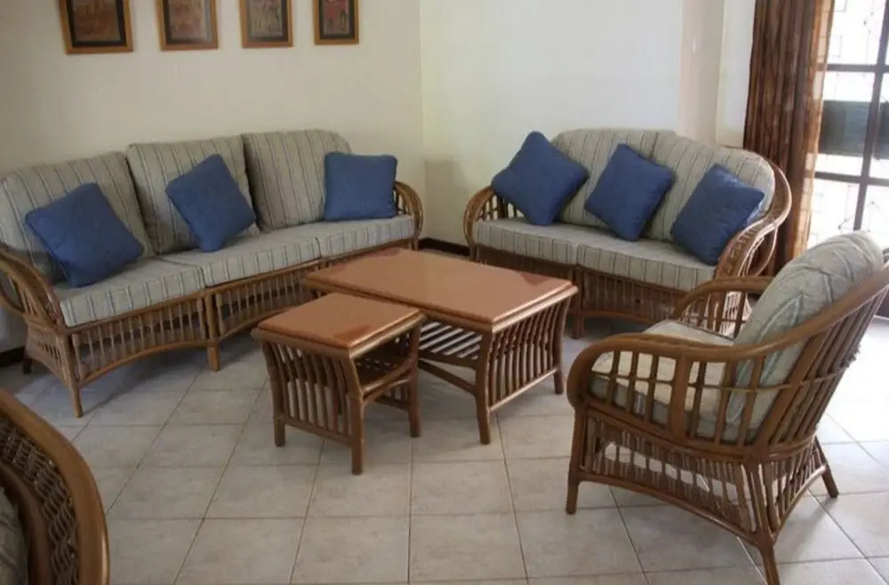 Niro Paradise House-Kusyombunguo Hotels