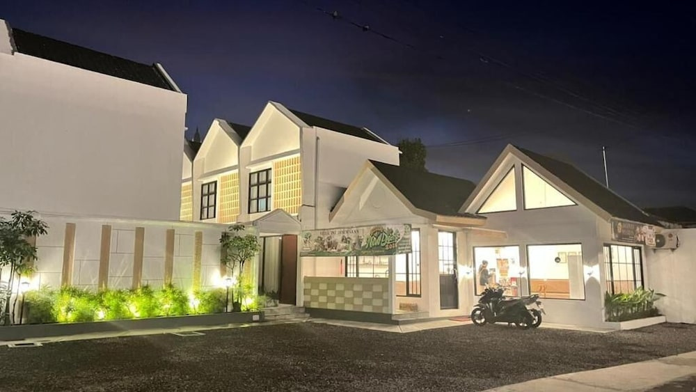 Lodjisvarga Villa Jogja