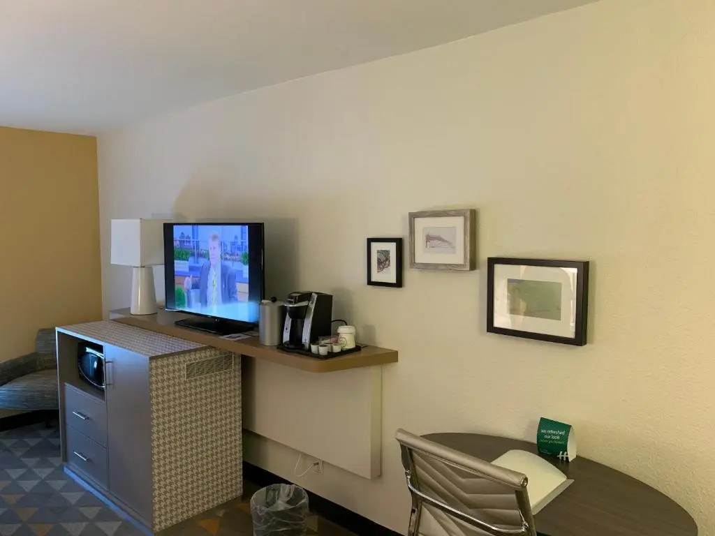 Holiday Inn Baton Rouge-South by IHG - Chambres