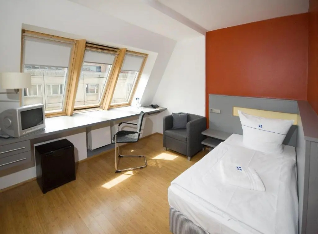 Standard Single room