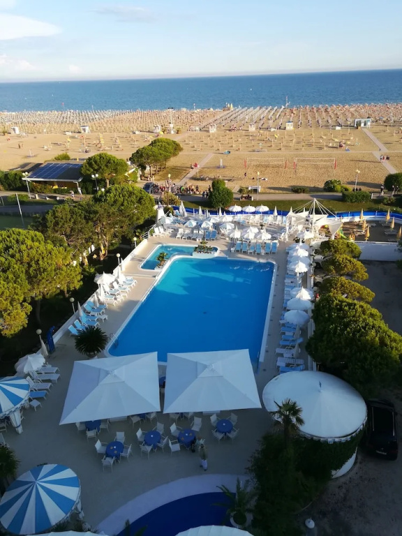 Superior Double room with balcony and beachfront (full double bed)