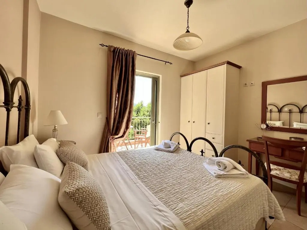 gallery_image_hidden_8