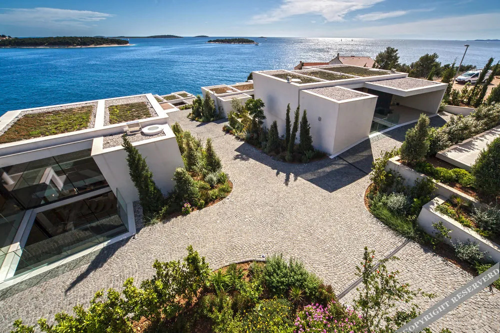 Beach & Waterfront