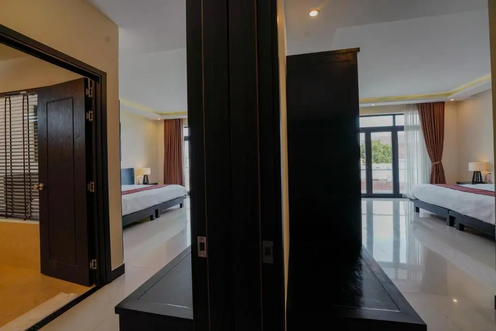 Standard Family room with garden view