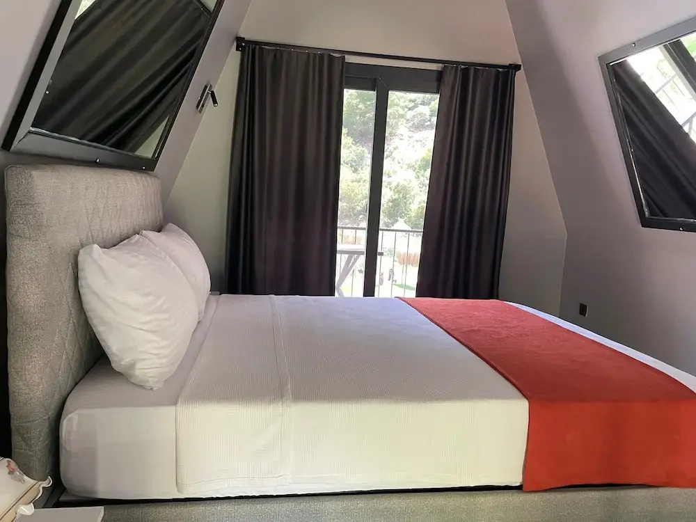 1 Bedroom Family Bungalow with mountain view