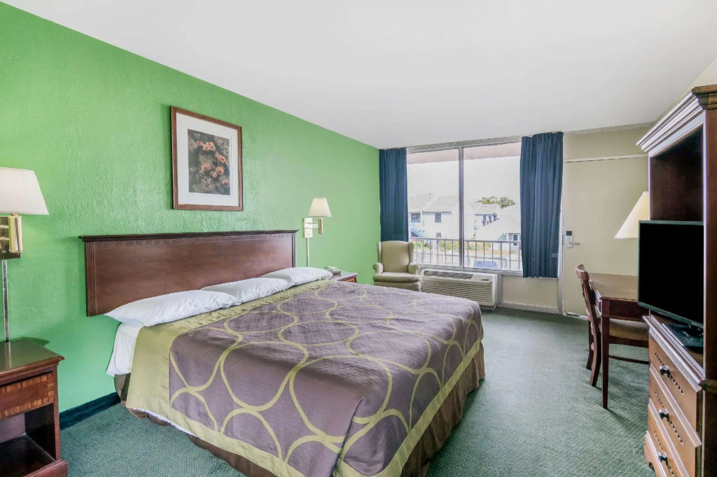 Double room (full double bed)