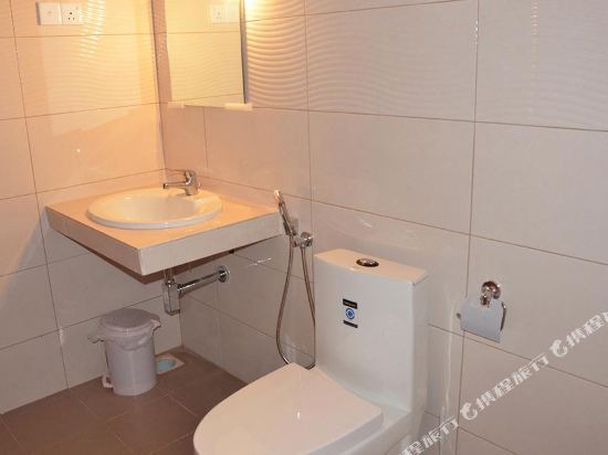 Airport Villa