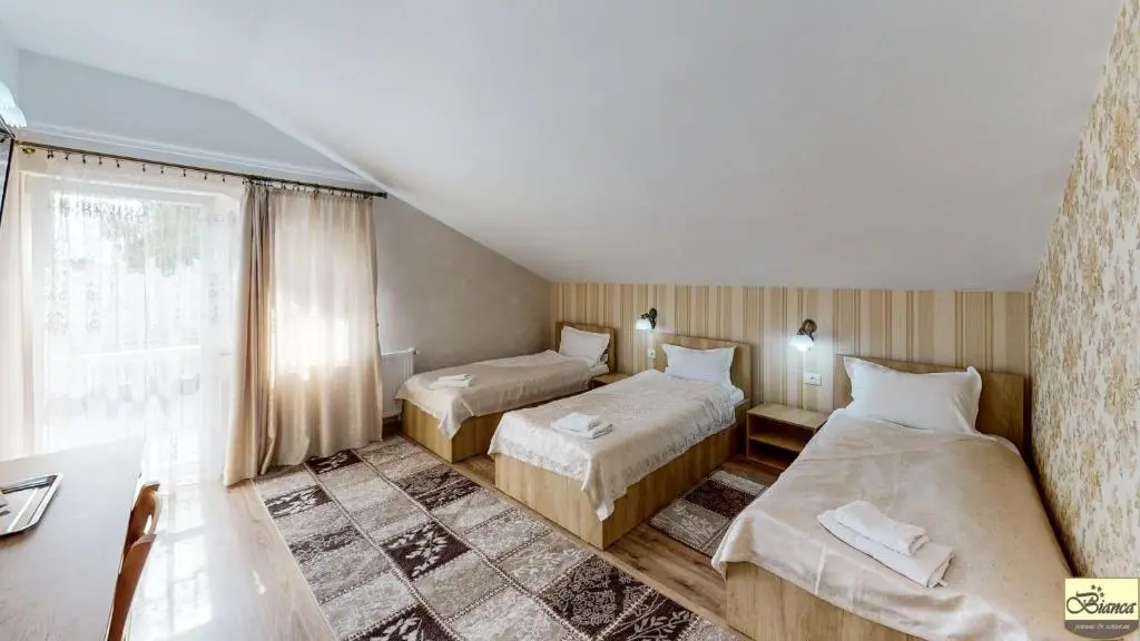 Standard Triple room with balcony
