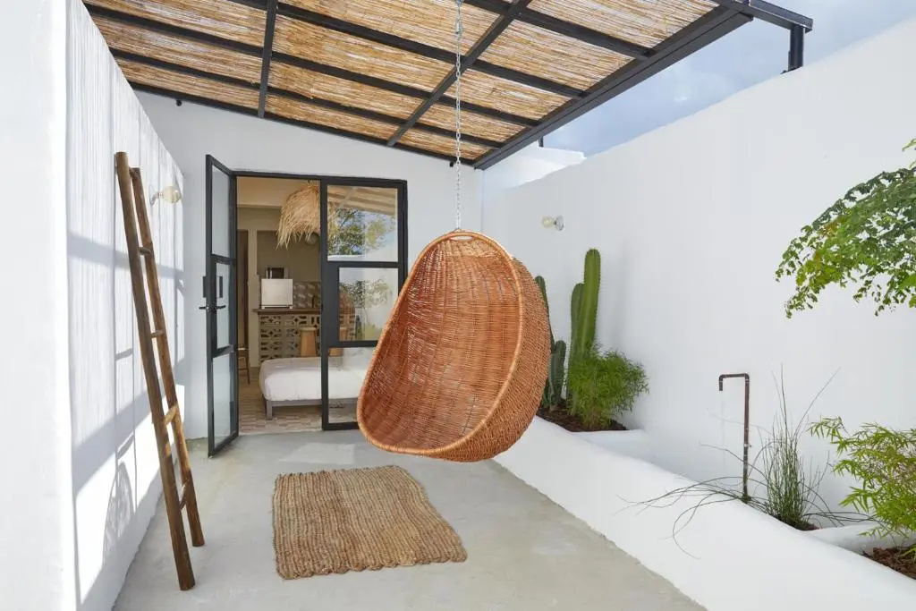 Apartment with garden view