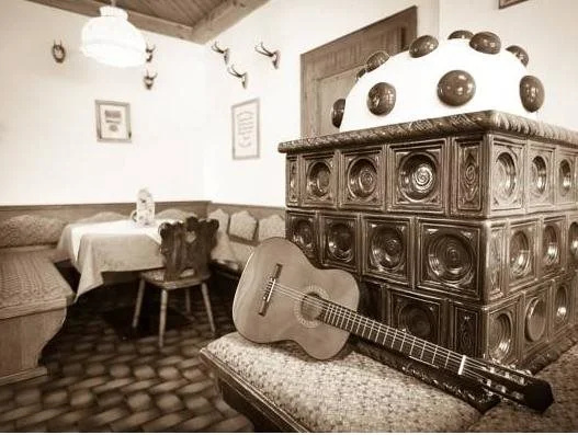Food & Beverage