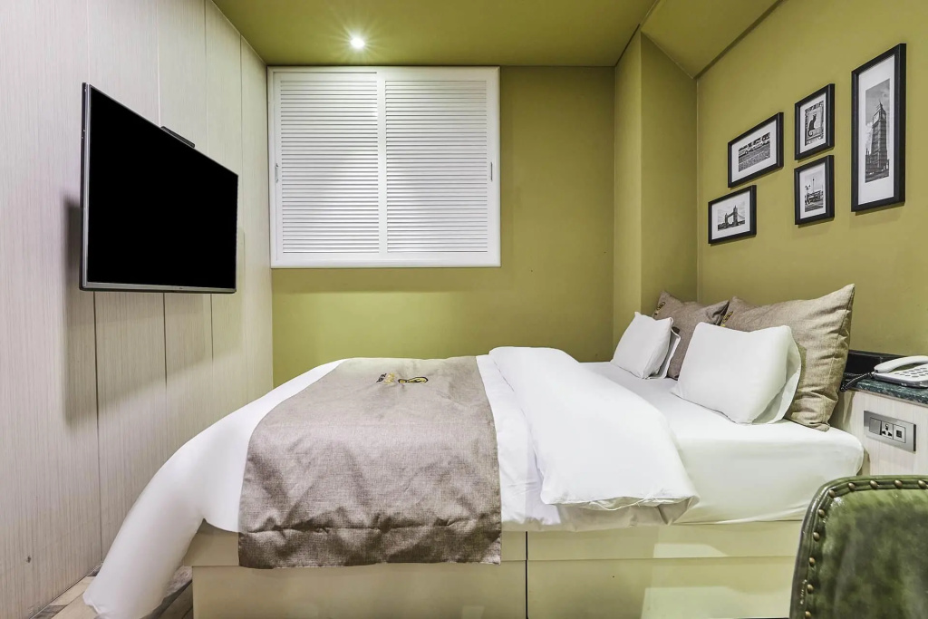 Standard Double room (full double bed)