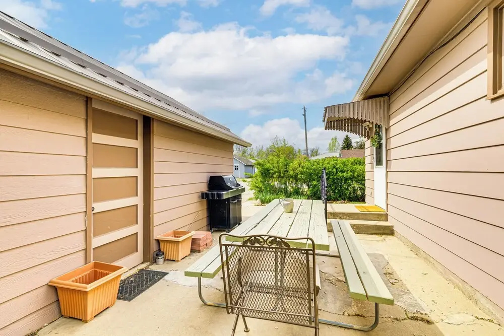 Patio, Grill & Outdoor Dining: Conrad Home! - фото 22