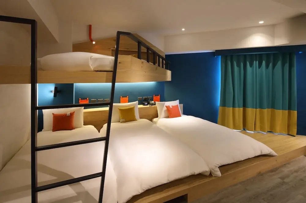Standard Triple room