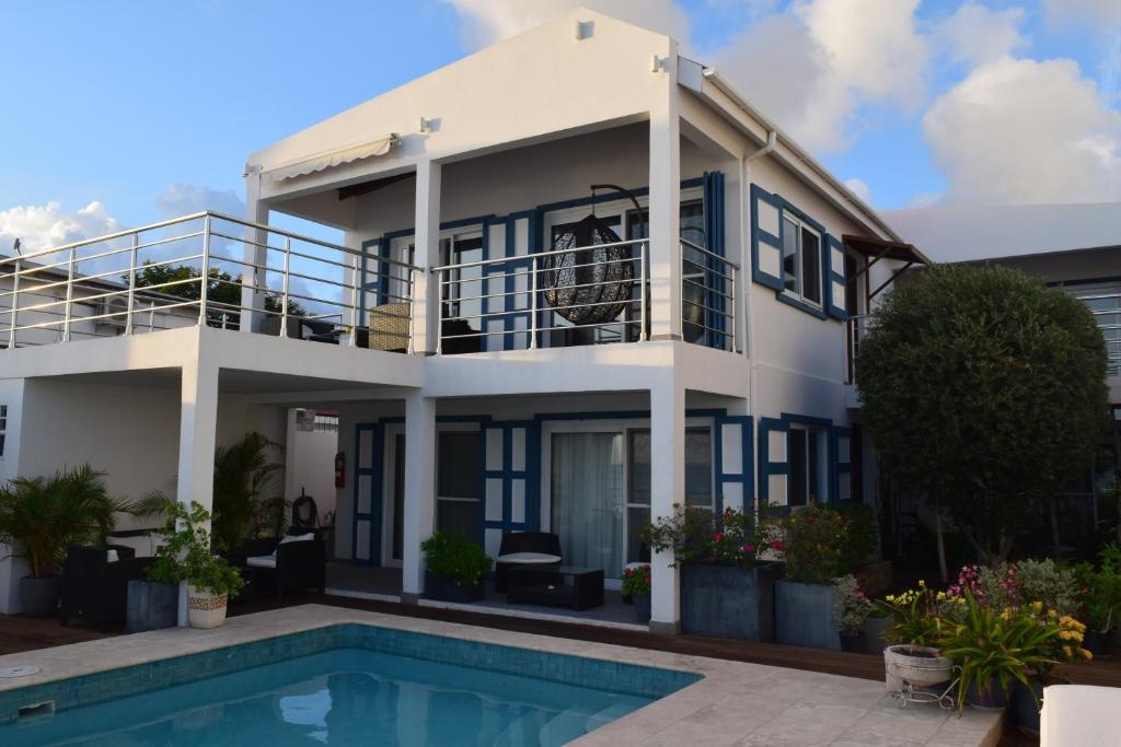 Tradewinds Apartments