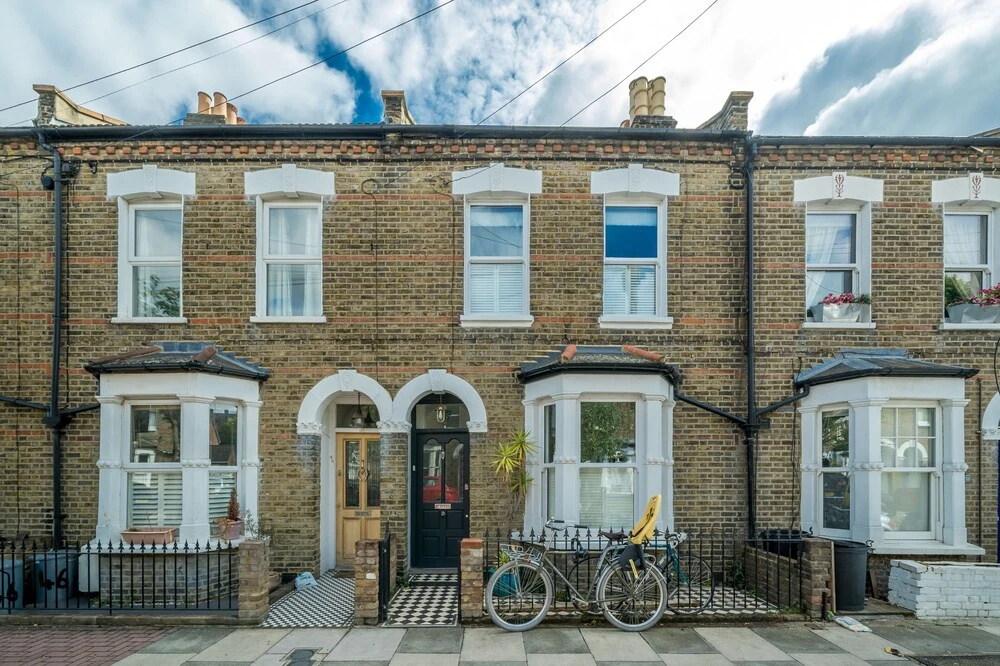 Altido Homely 4-Bed House W/ Terrace In Wandsworth