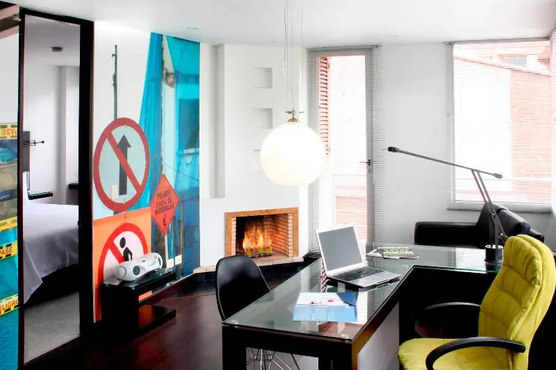 104 Art Suites - Chambres