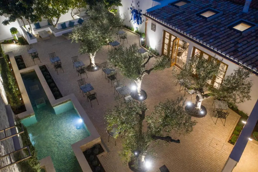 Eleven, Boutique luxury house & garden
