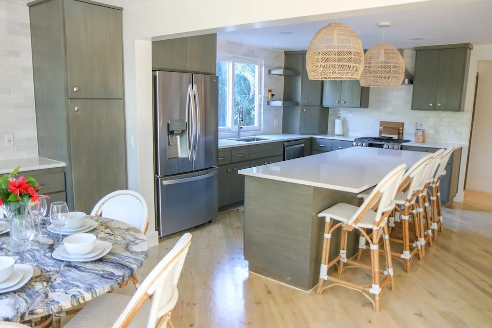 4 Bedrooms Family Villa