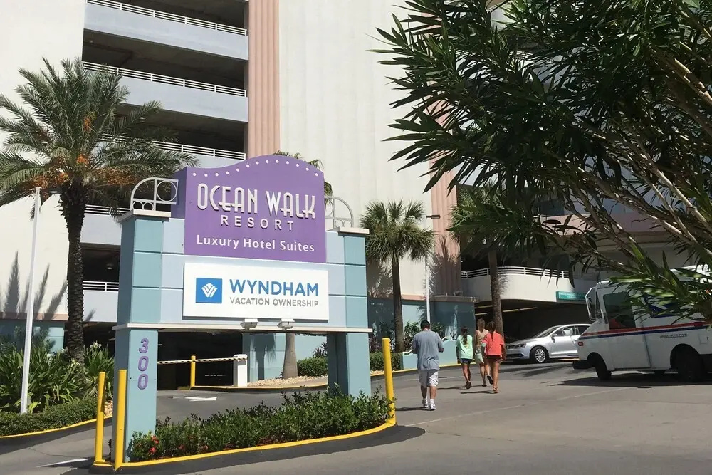 Ocean Walk 2424b