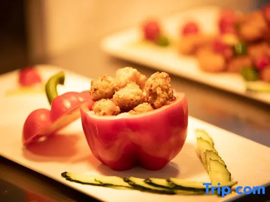 Food & Beverage