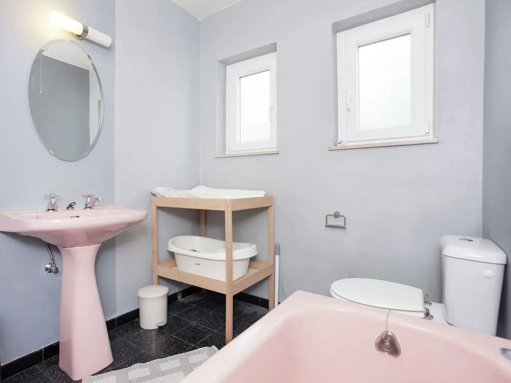Plush Holiday Home in Nassogne with Private Garden - фото 8