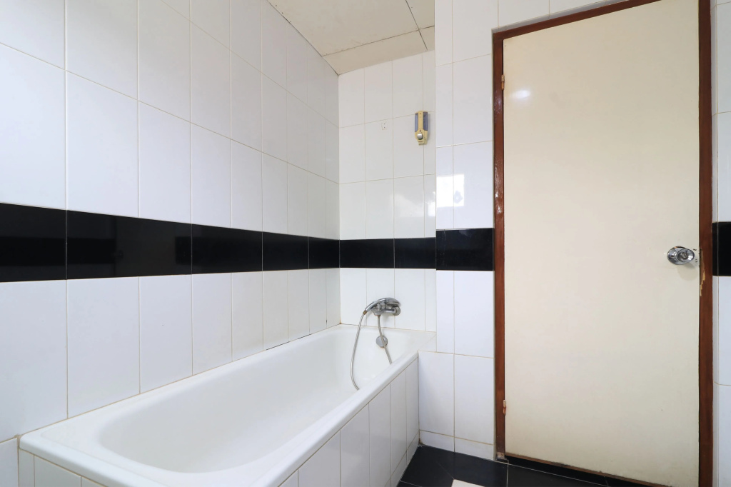 Deluxe Double room (full double bed)