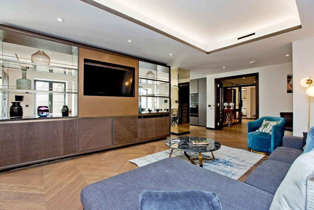 3-bed Deluxe Apt 413