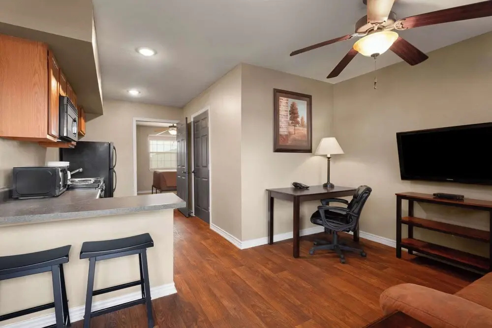 1 Bedroom Suite