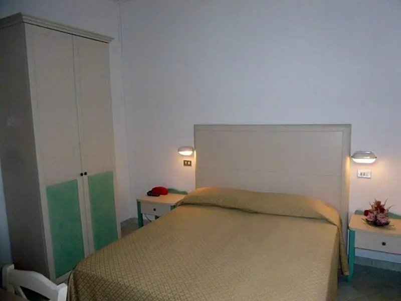 Hotel Basilea — 4