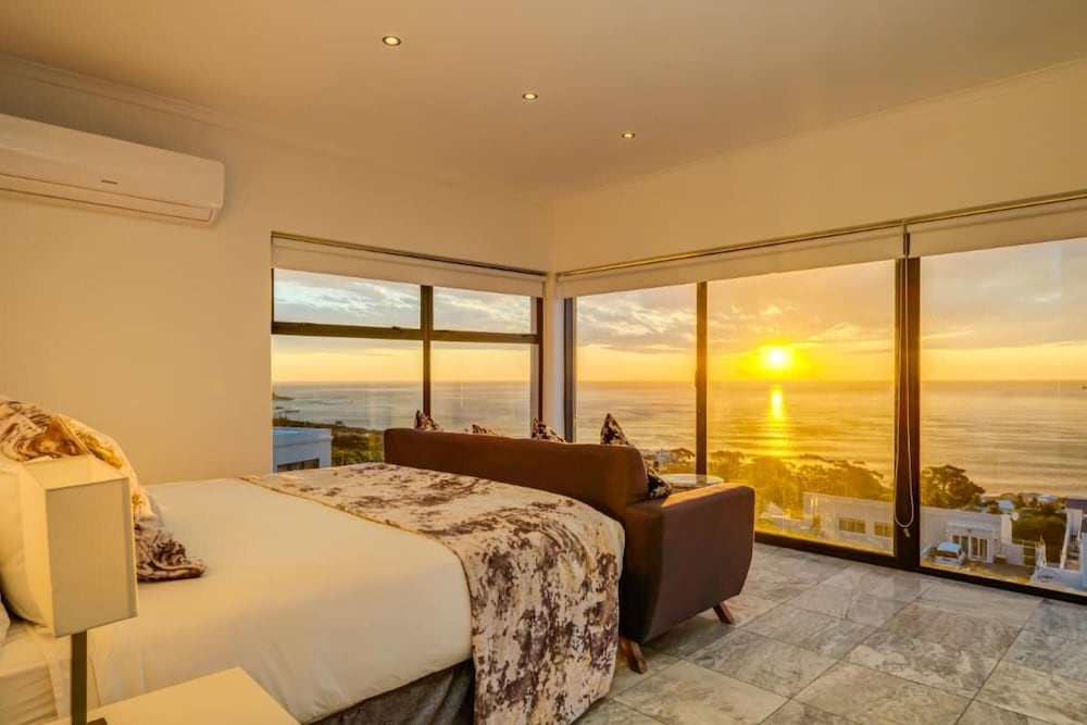 Camps Bay Holiday Villa With Sunset Views Sunset Views — 3