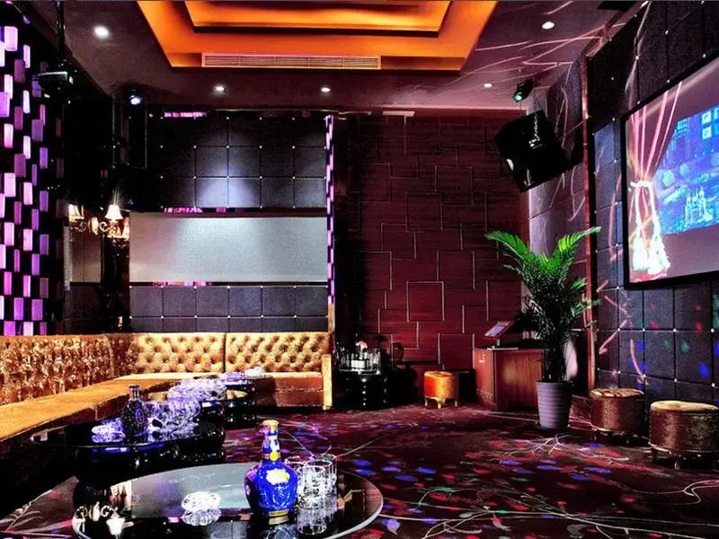 Xinjin Celebrity City Hotel - фото 17