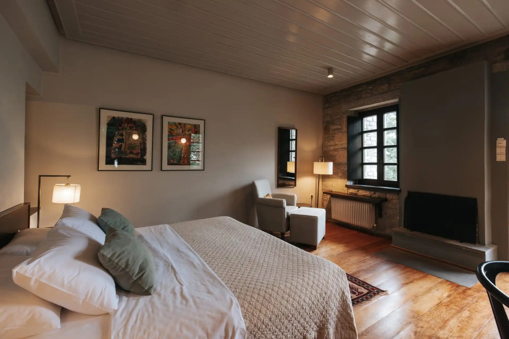 Superior Double room (full double bed)