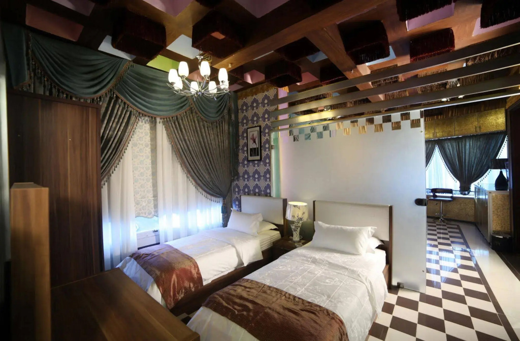 Roomi Suites Hotel - фото 38