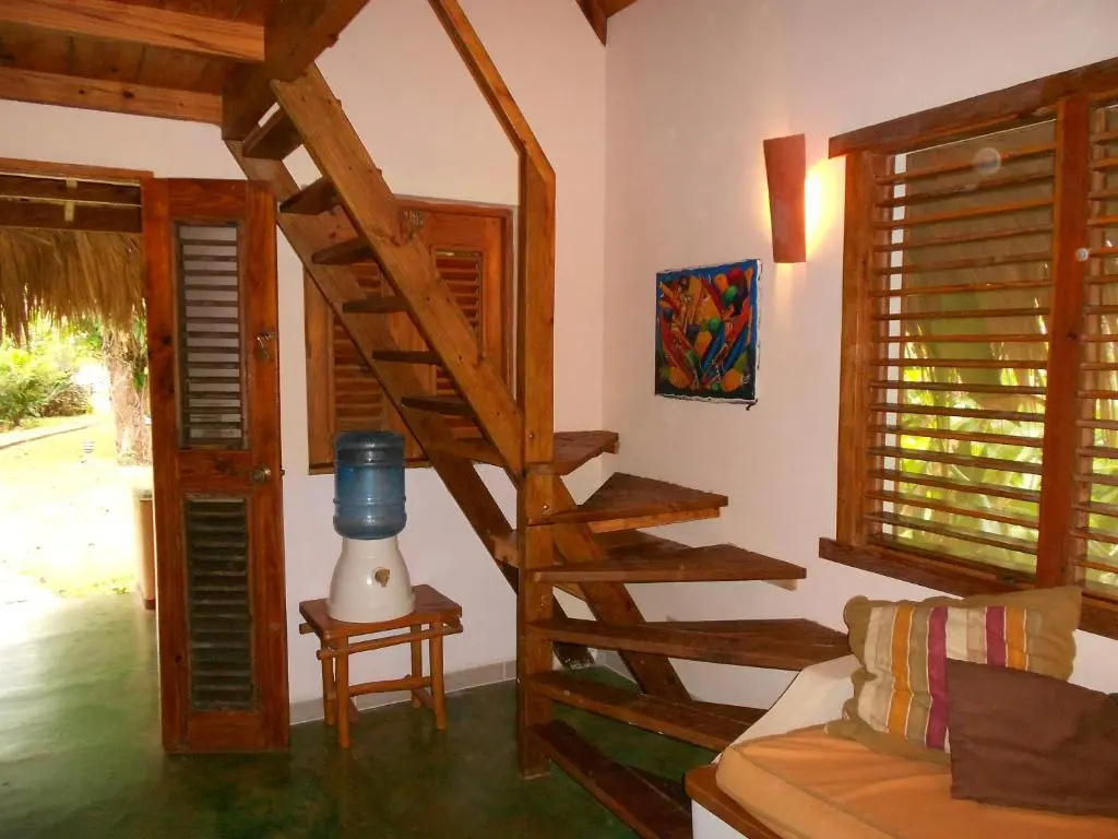 Casa 3 amigos-Palm roofed house
