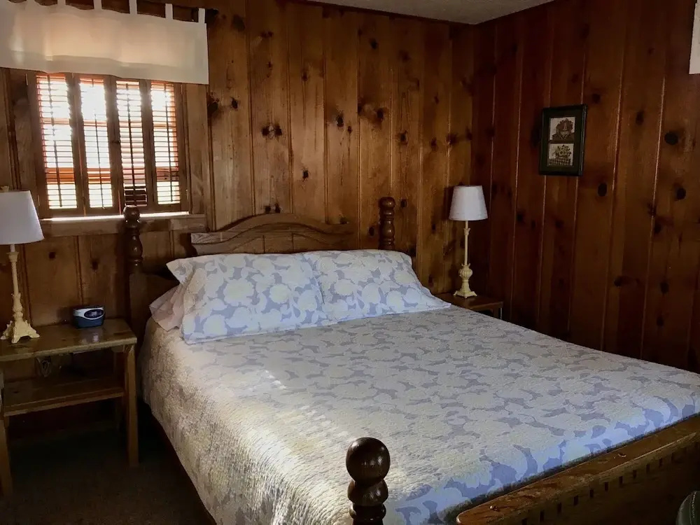Classic Double room (full double bed)