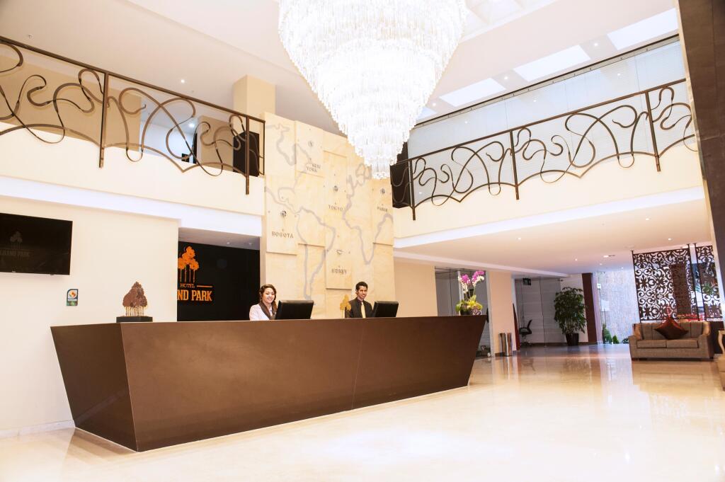 Hotel Grand Park by null