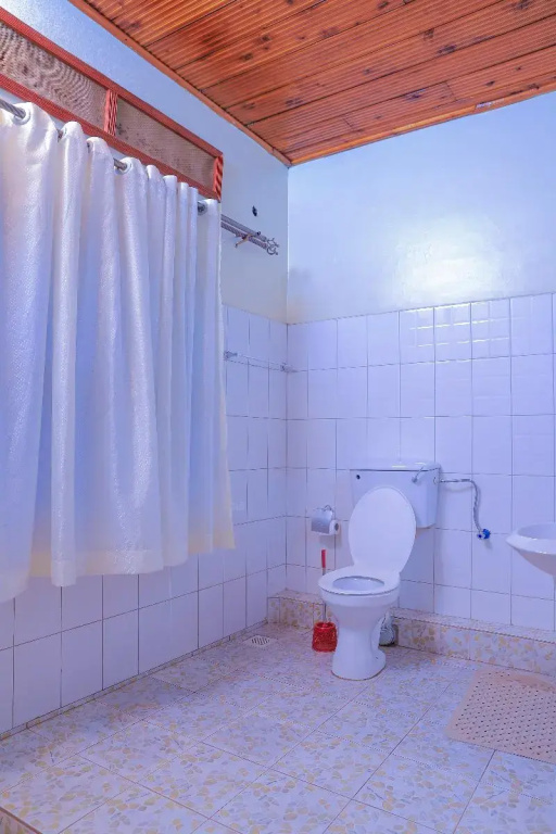 Executive Double room (full double bed)