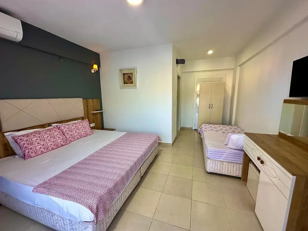 Comfort room with balcony