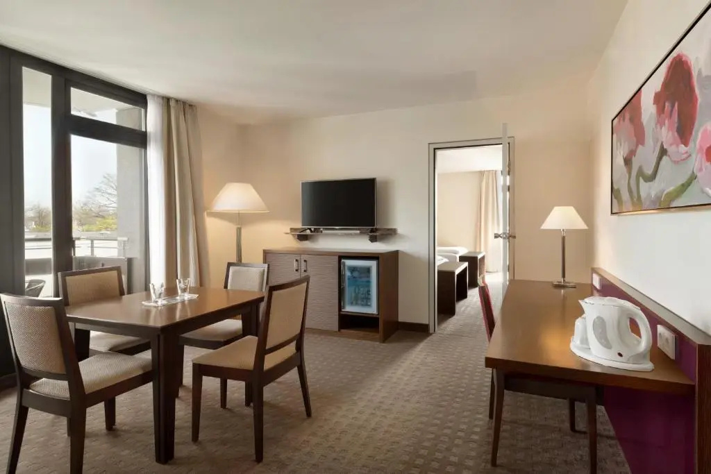 Double Suite (twin beds)